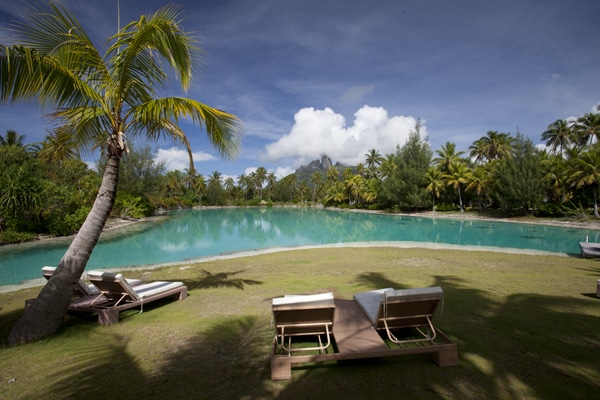 11 bora bora tahiti overwater bungalow st regis resort img_3887.jpg