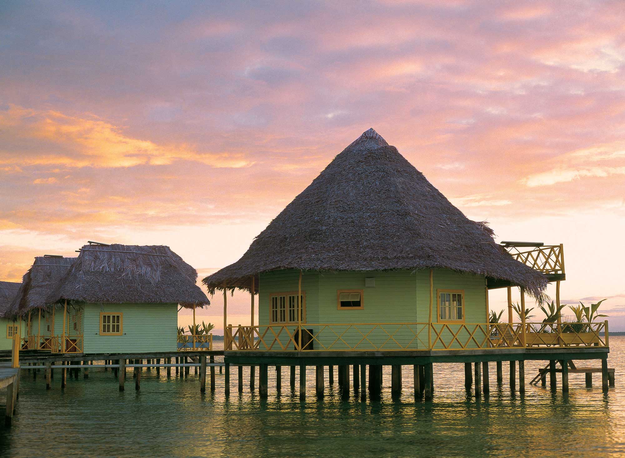 Overwater Bungalow Resorts Outside Tahiti | Panama | Punta Caracol Acqua-Lodge
