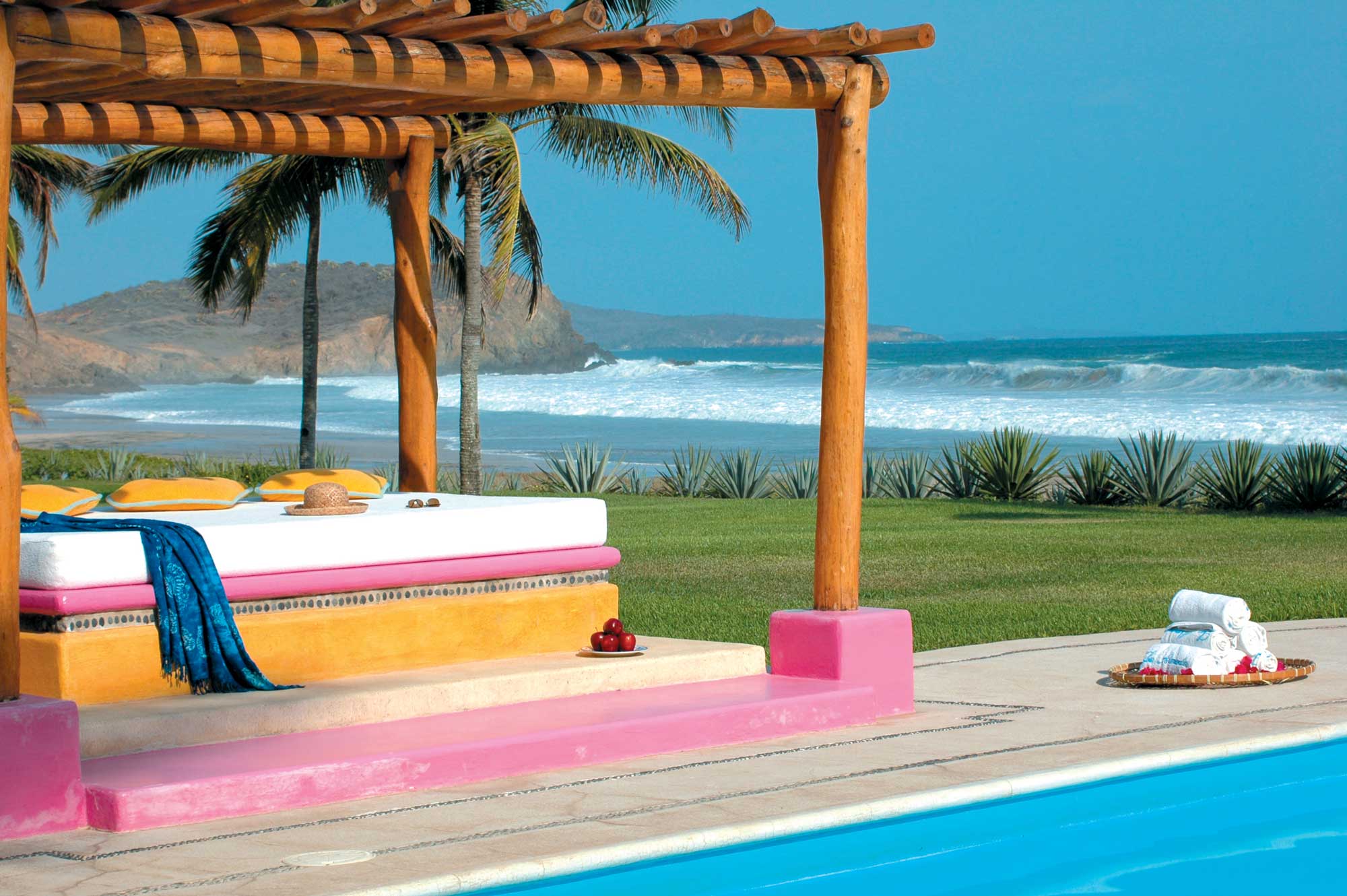 Best Beach Resorts for Romantic Getaways: Las Alamandas