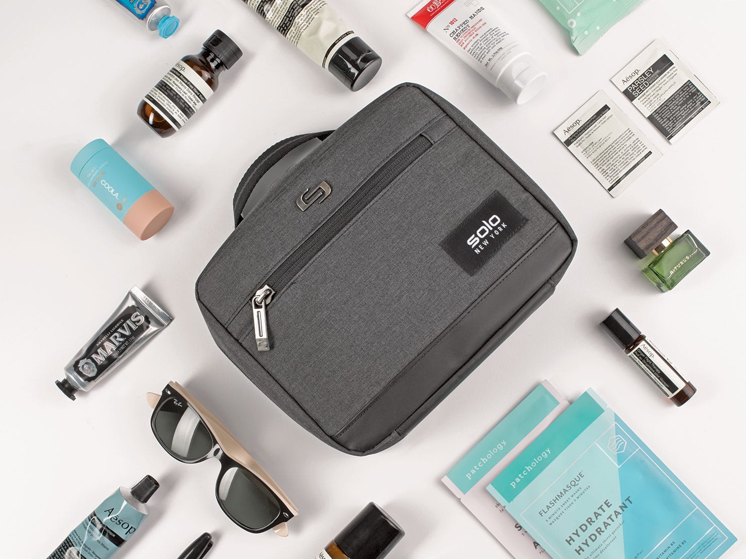 toiletries kit