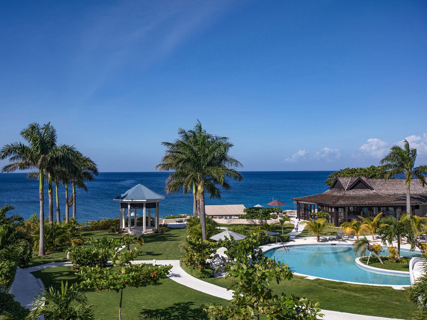 A resort next to the ocean.