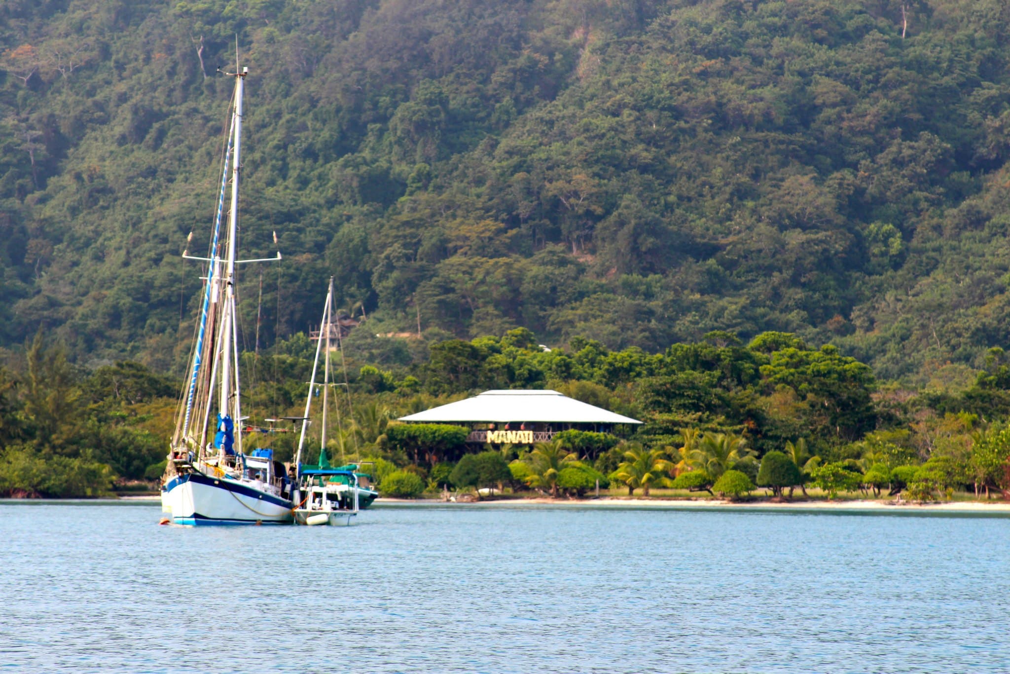 Where to Stay in Guanaja, Honduras | Island Destination | Bay Islands | Manati Bar