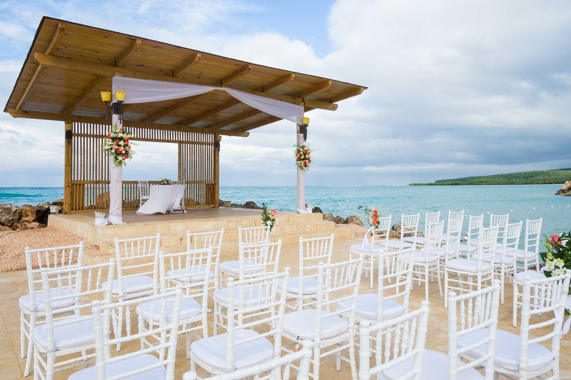 38 Wedding Venues You Have to See | Royalton White Sands Luxury Resort, Jamaica