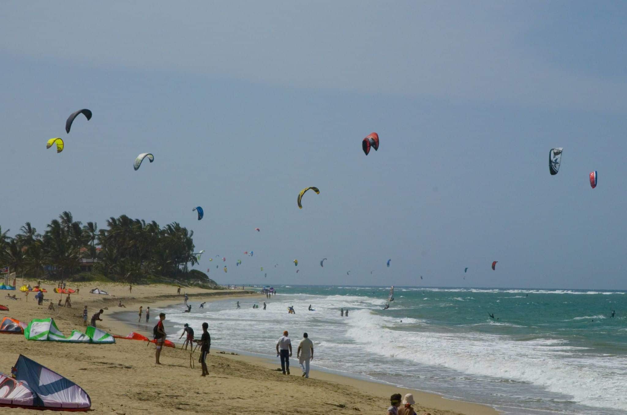 Cabarete_Beach_Kites_01