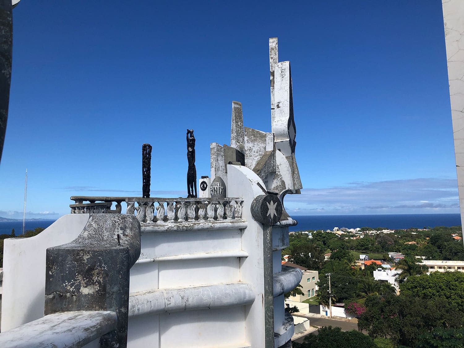 Parapets looking out on the ocean