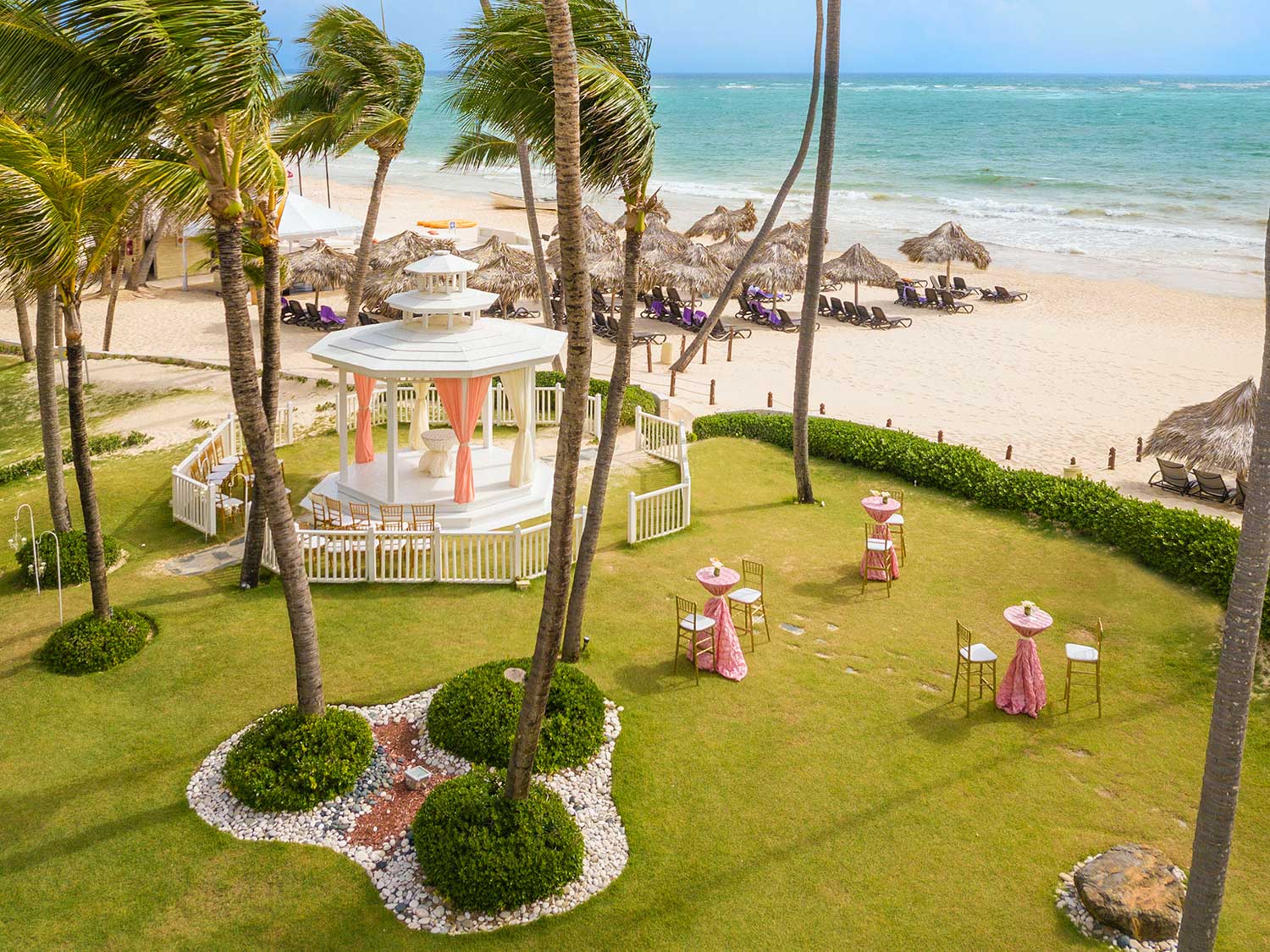 Beach wedding set on a Punta Cana beach