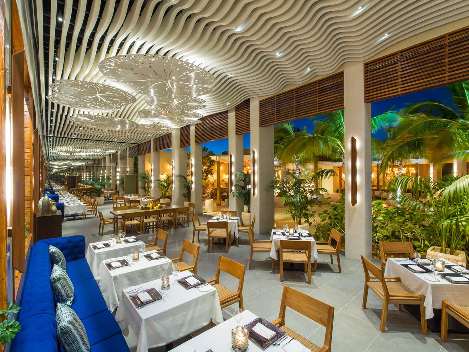The dining area at the Sui-Ren Shore Club