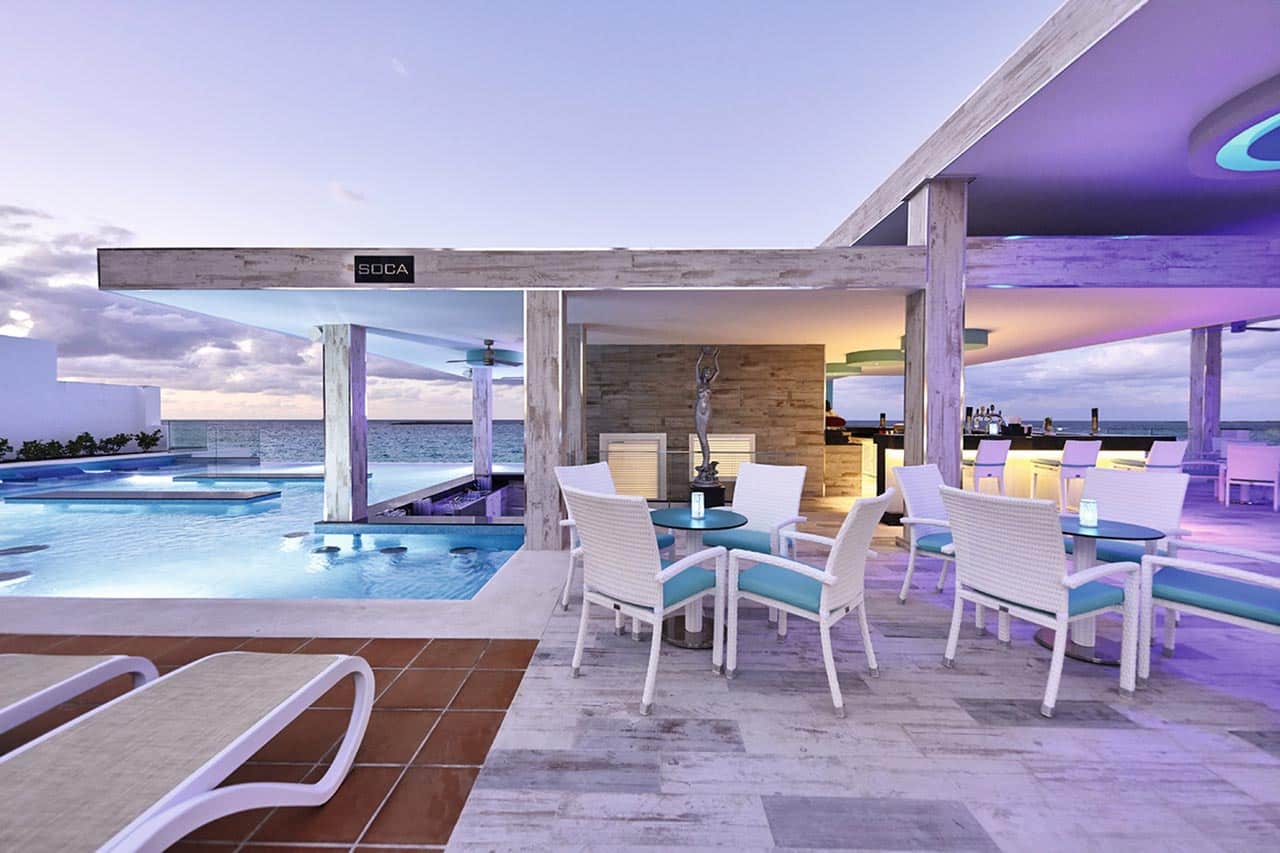 Bahamas All-Inclusive Resort | Riu Palace Paradise Island: Soca pool bar