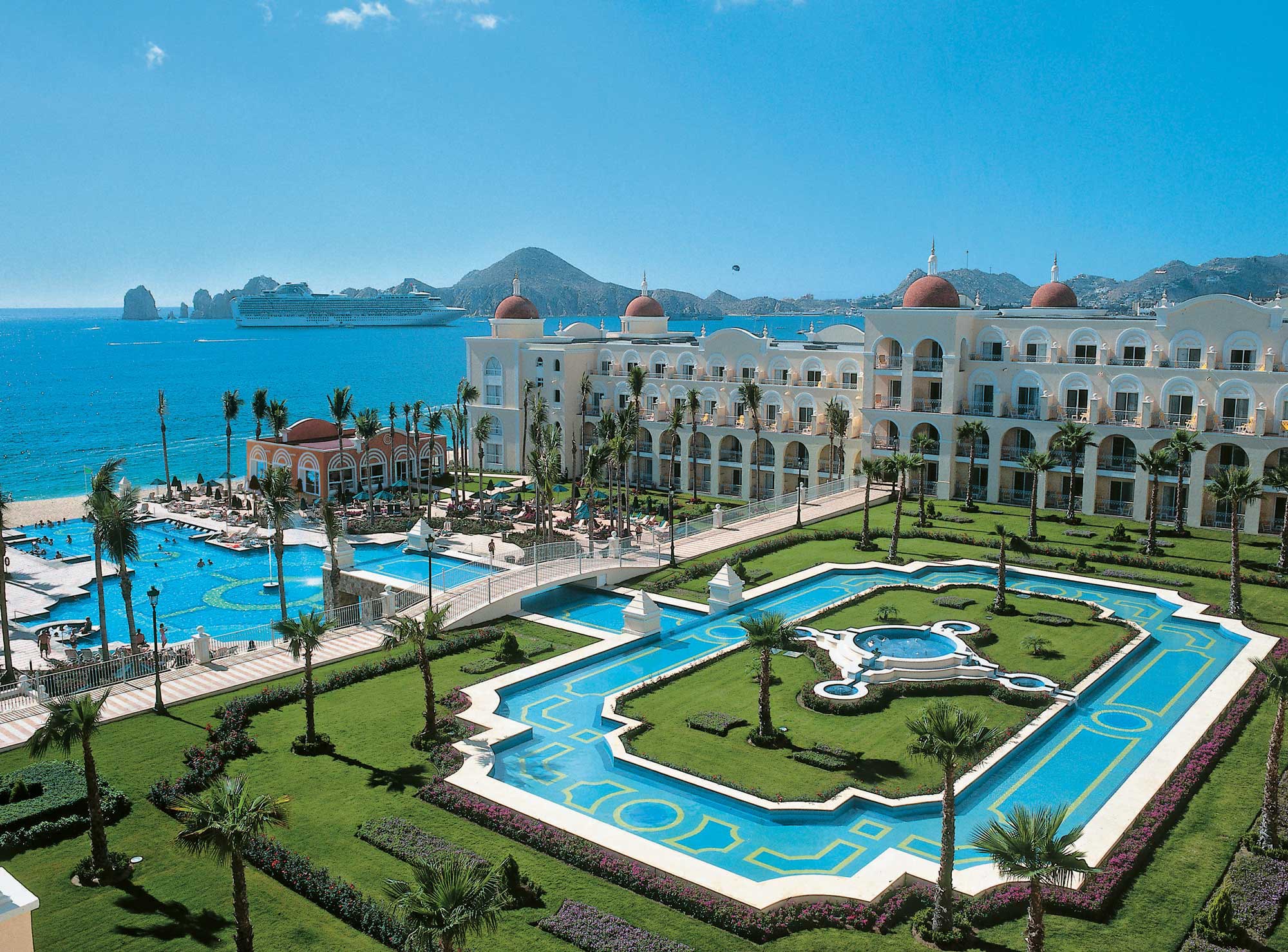 All-inclusive Honeymoon Packages | Best All Inclusive Resorts for a Honeymoon: Riu Palace Cabo San Lucas