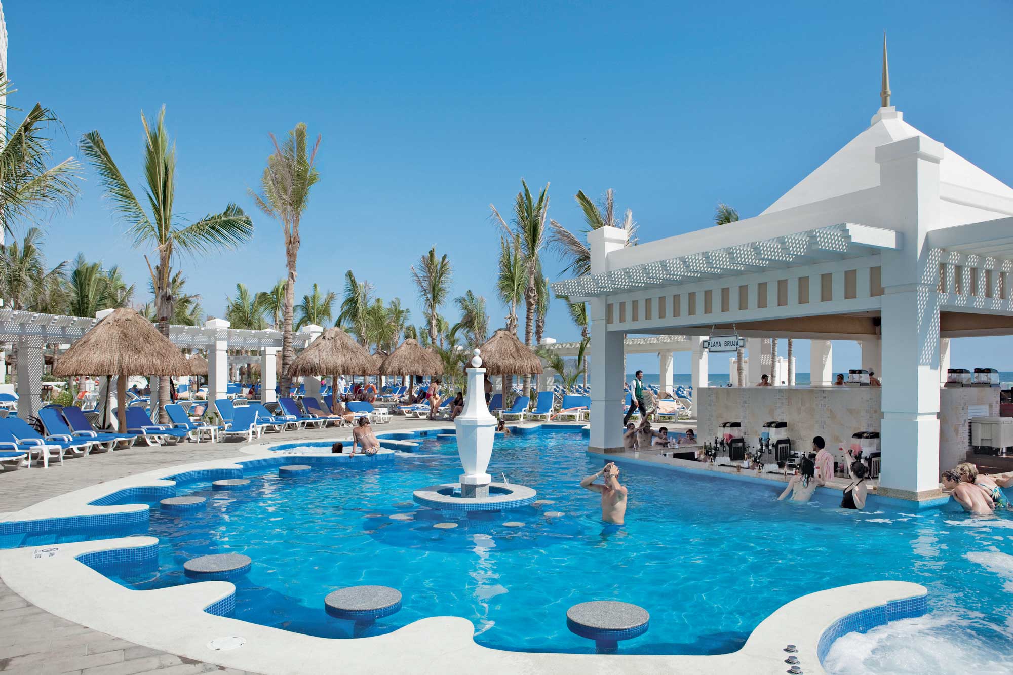 Best All-Inclusive Resorts in Pacific Mexico | All-Inclusive Weddings & Honeymoons | Puerto Vallarta Resorts | Hotel Riu Emerald Bay, Mazatlan