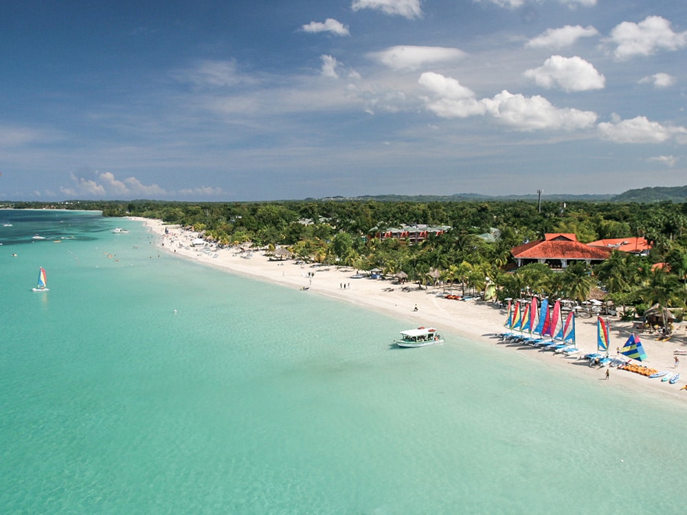 Best Beaches in the Caribbean: Seven Mile Beach, Jamaica