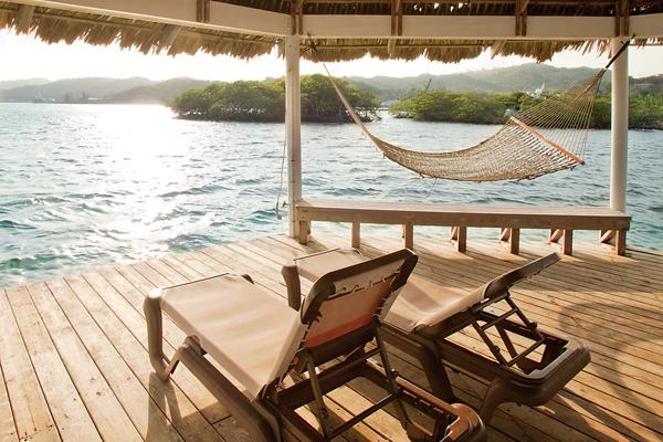Best Caribbean Islands to Live On | Move to an Island | Roatan, Honduras