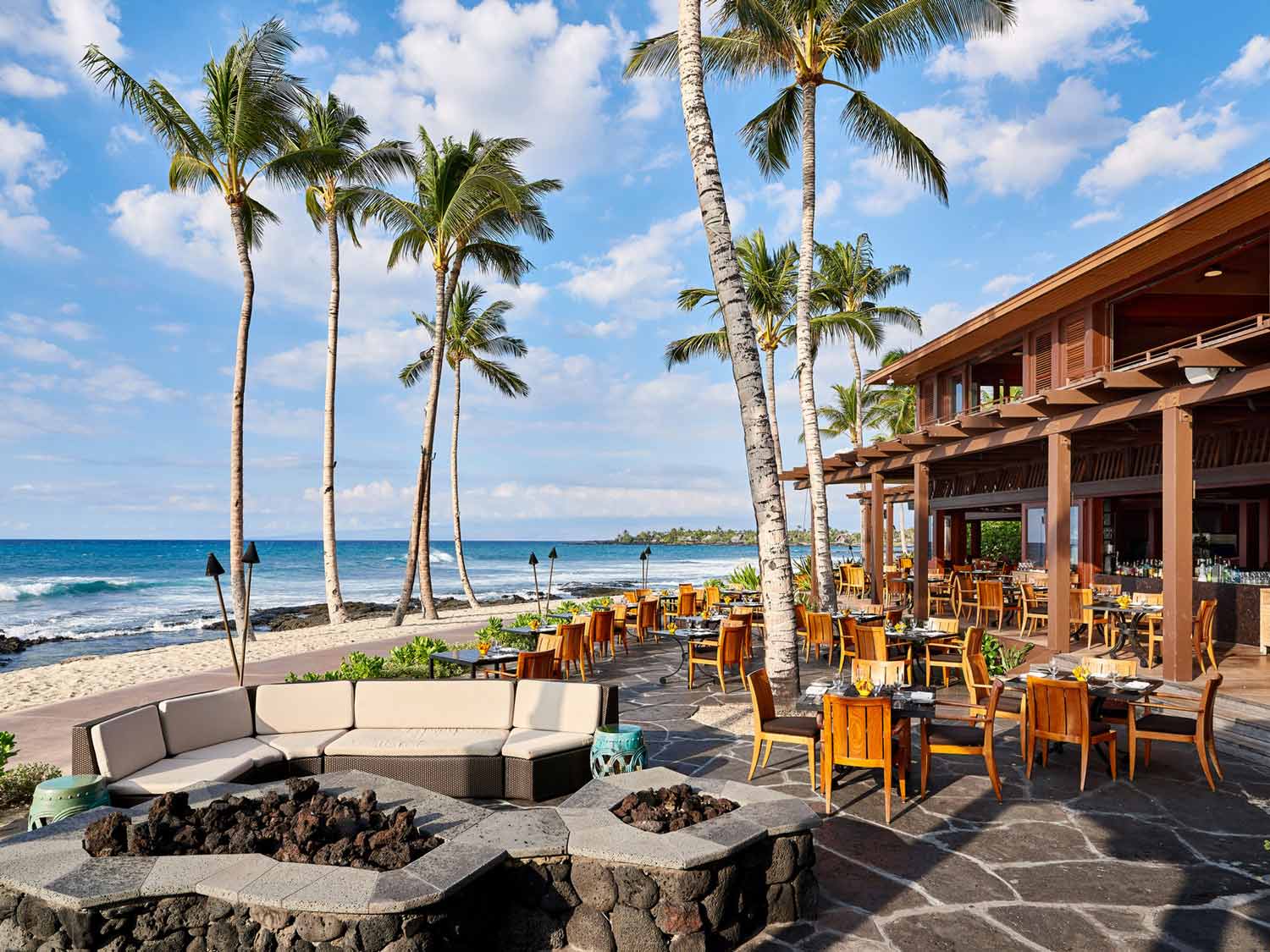 Beachfront dining at ‘Ulu Ocean Grill at Four Seasons Resort Hualalai