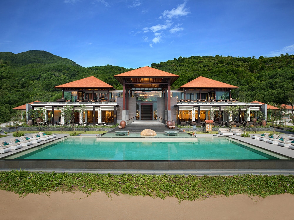 Black Friday Cyber Monday Travel Deals: Banyan Tree Lang Co — Vietnam