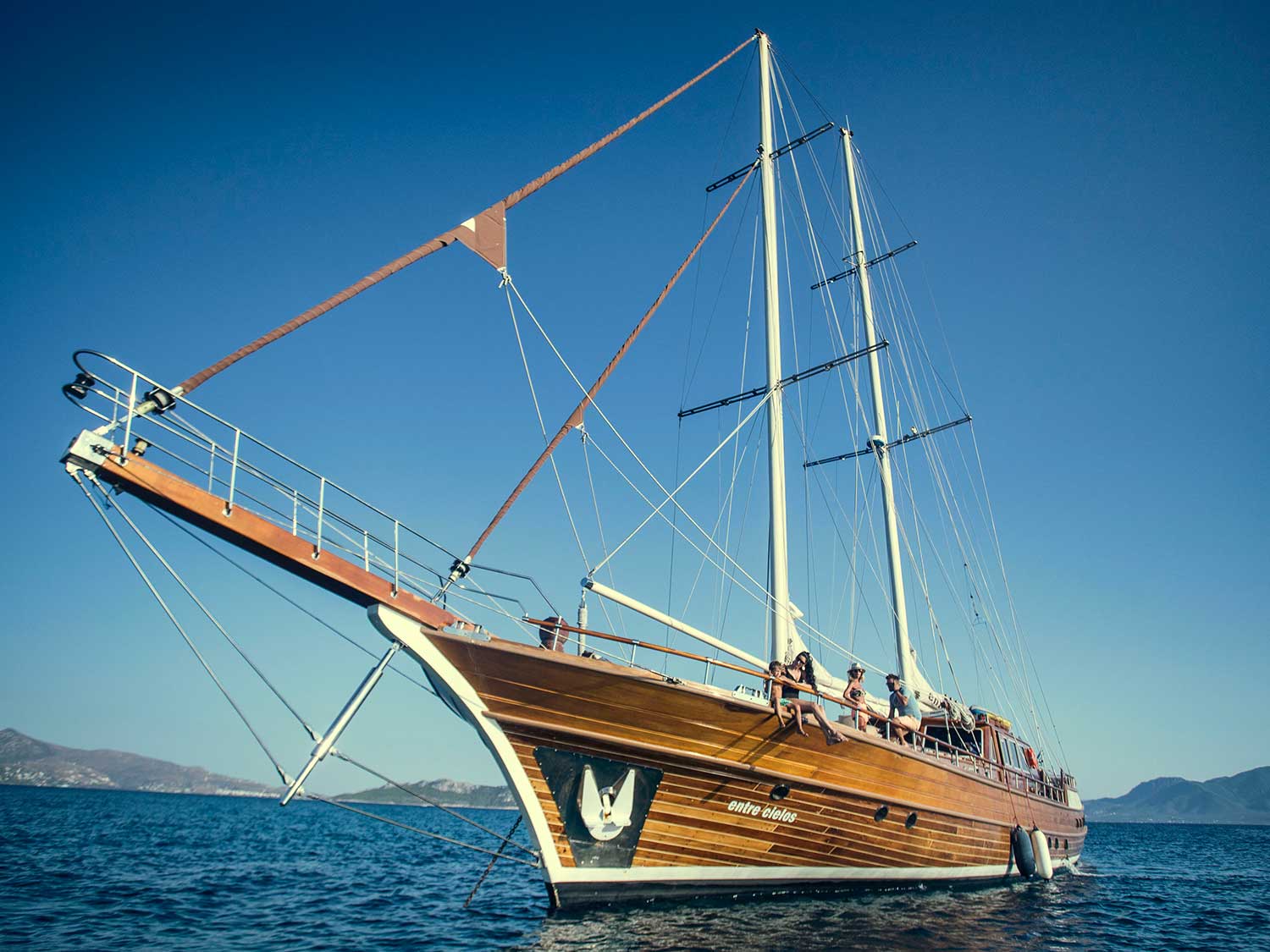 A schooner provides luxurious amenities