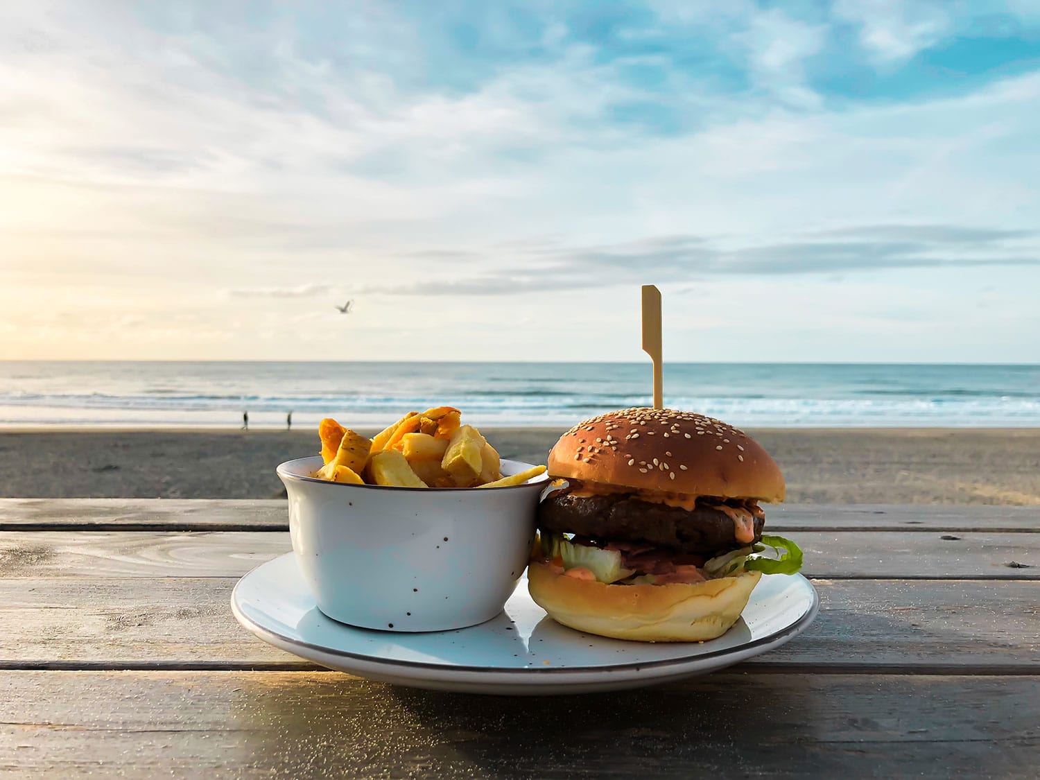 burger on the beach