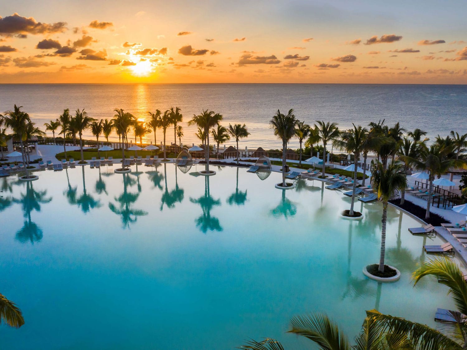 Haven Riviera Cancun Resort beachside.