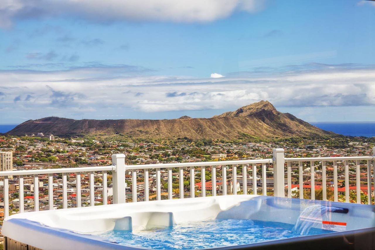 Hawaii Airbnb: Splendor on the Ridge