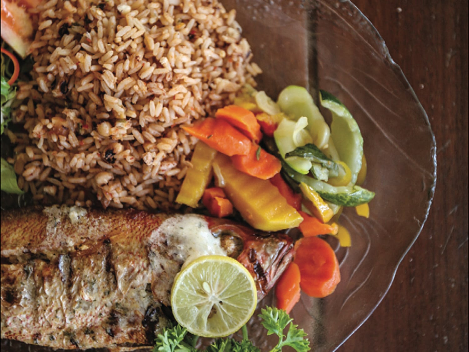 whole fish with rice and peas