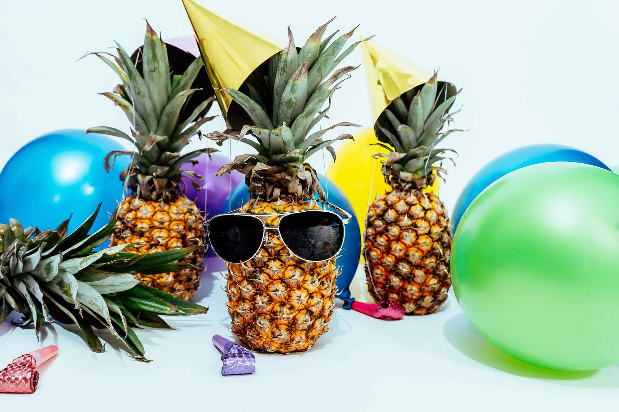 Pineapple party decorations