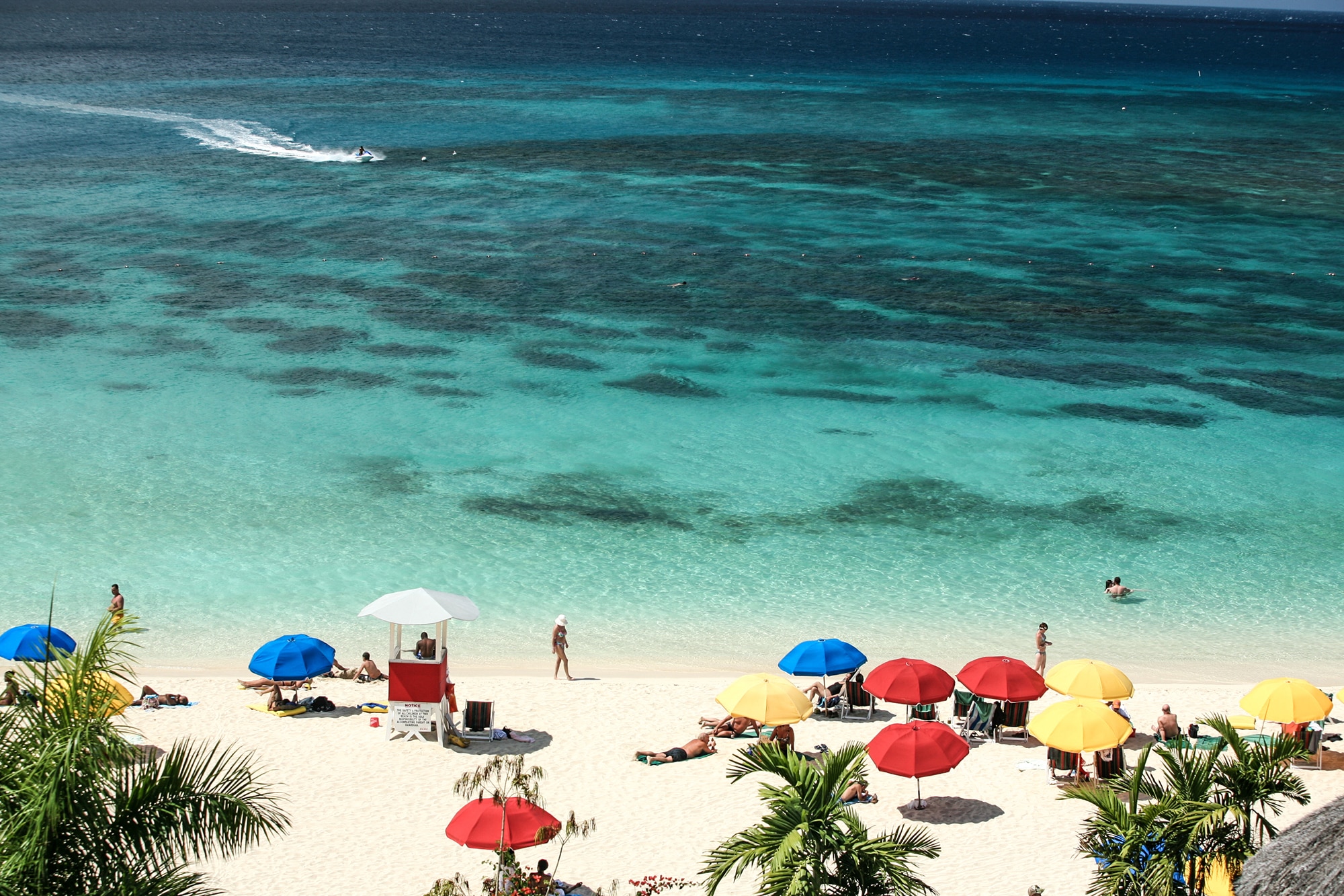Best Jamaica Beaches: Doctor’s Cave Beach