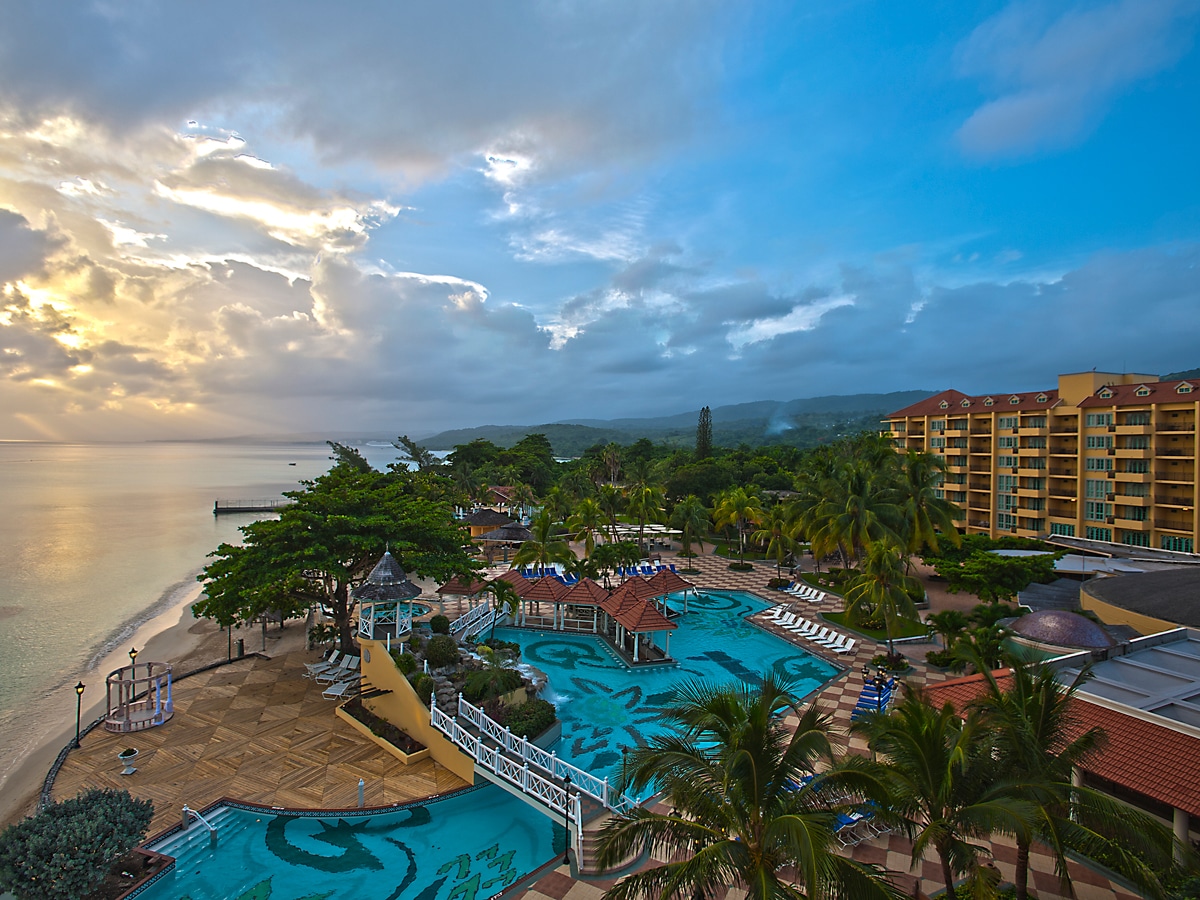 Jewel Dunn's River Beach Resort & Spa