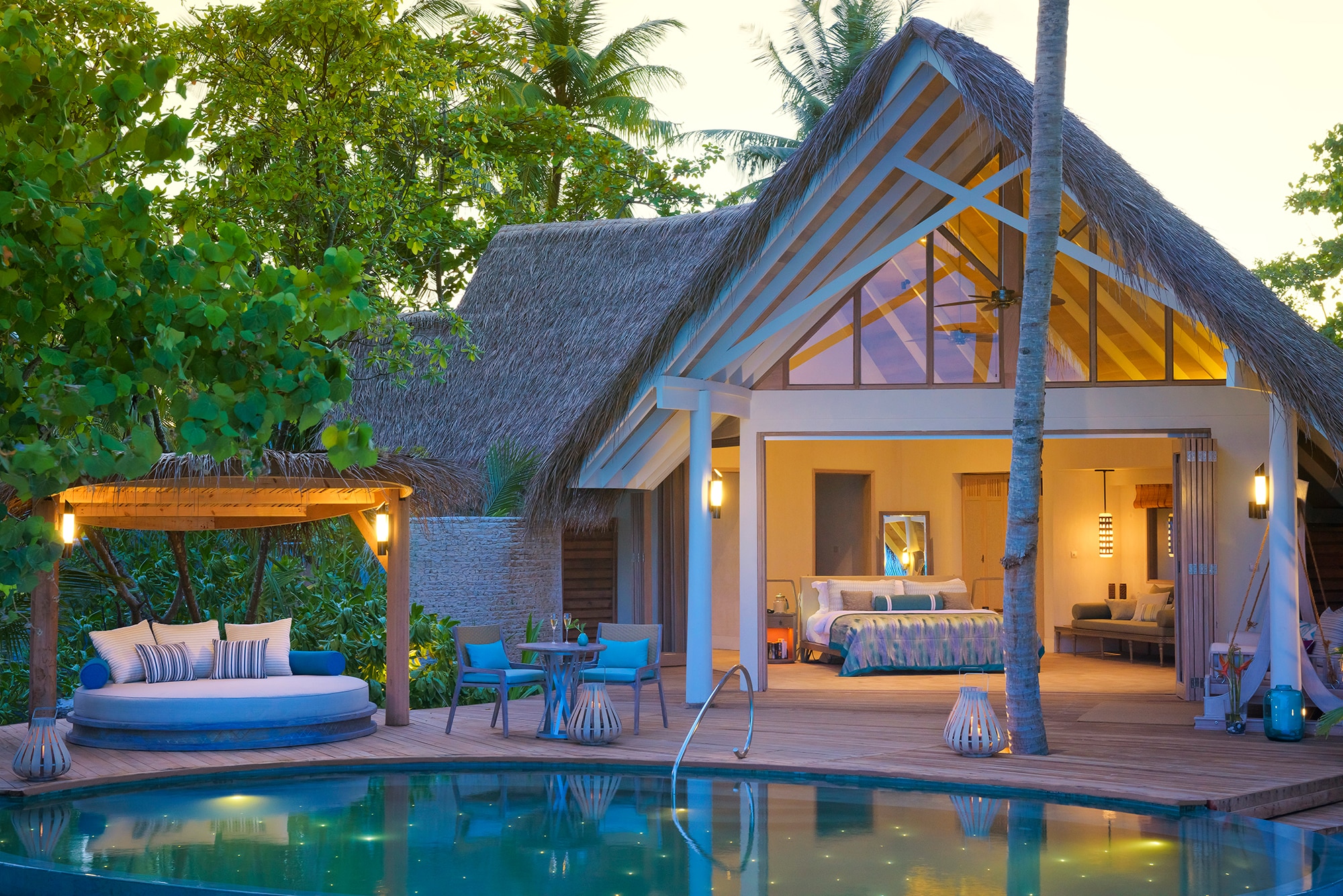 Maldives Resorts: Overwater Bungalows at Milaidhoo Island