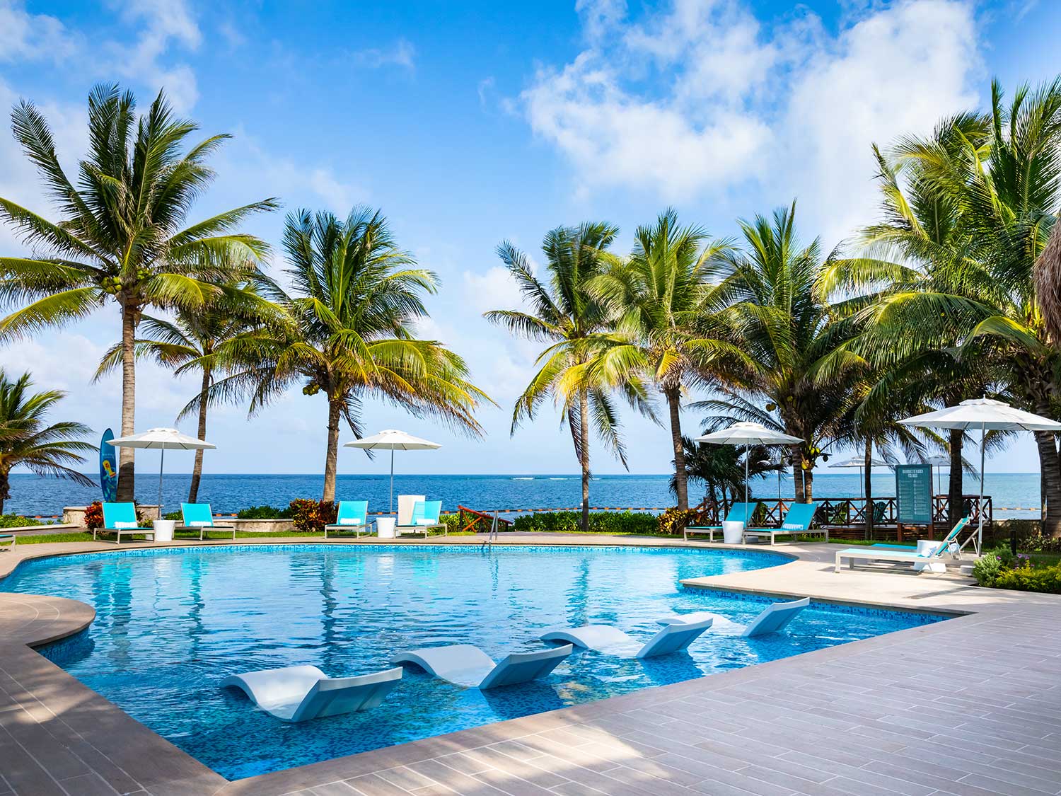 Margaritaville Island Reserve Riviera Cancun pool