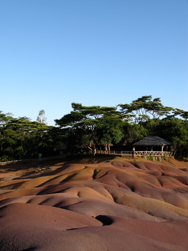 mauritius-2-seven-colored-earth-of-chameral.jpg