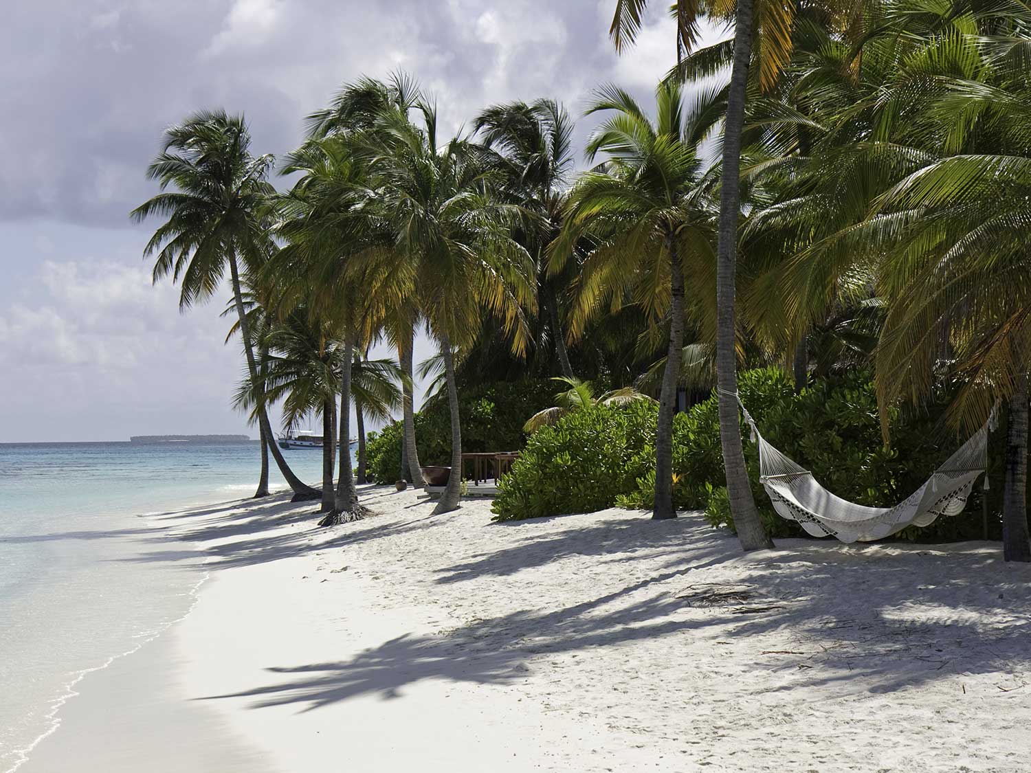 portable hammock on Mirihi island