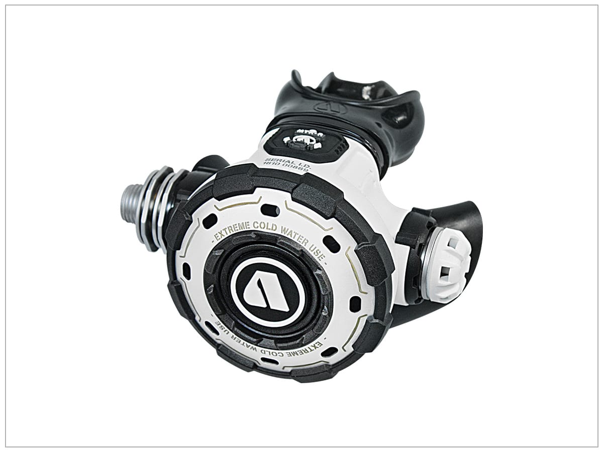 Apeks MTX-R cold-water scuba diving regulator