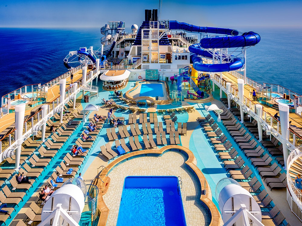 Norwegian Bliss pool