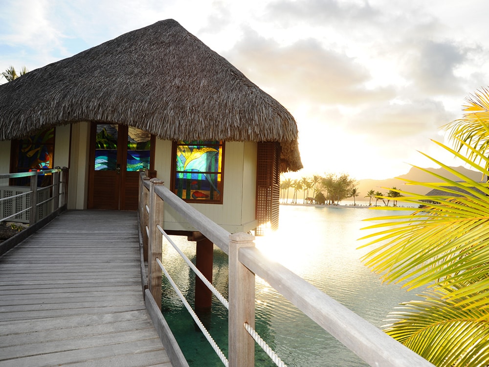 Destination Weddings in Overwater Chapels: Le Meridien Bora Bora