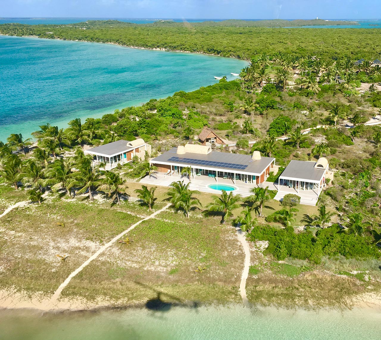 Private Island Resort: Miavana villas