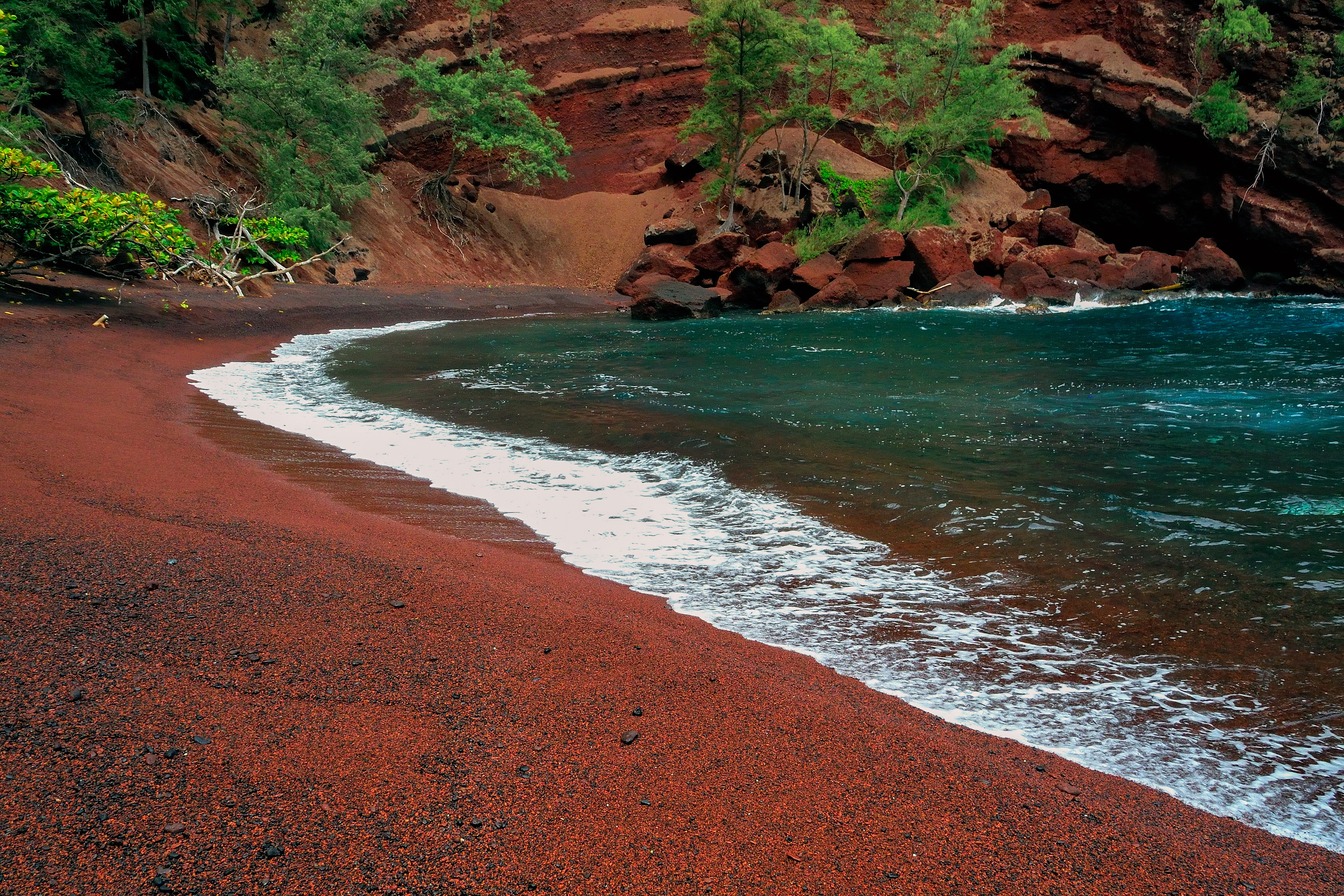 Red Sand Beach: Kaihalulu Beach - Maui, Hawaii