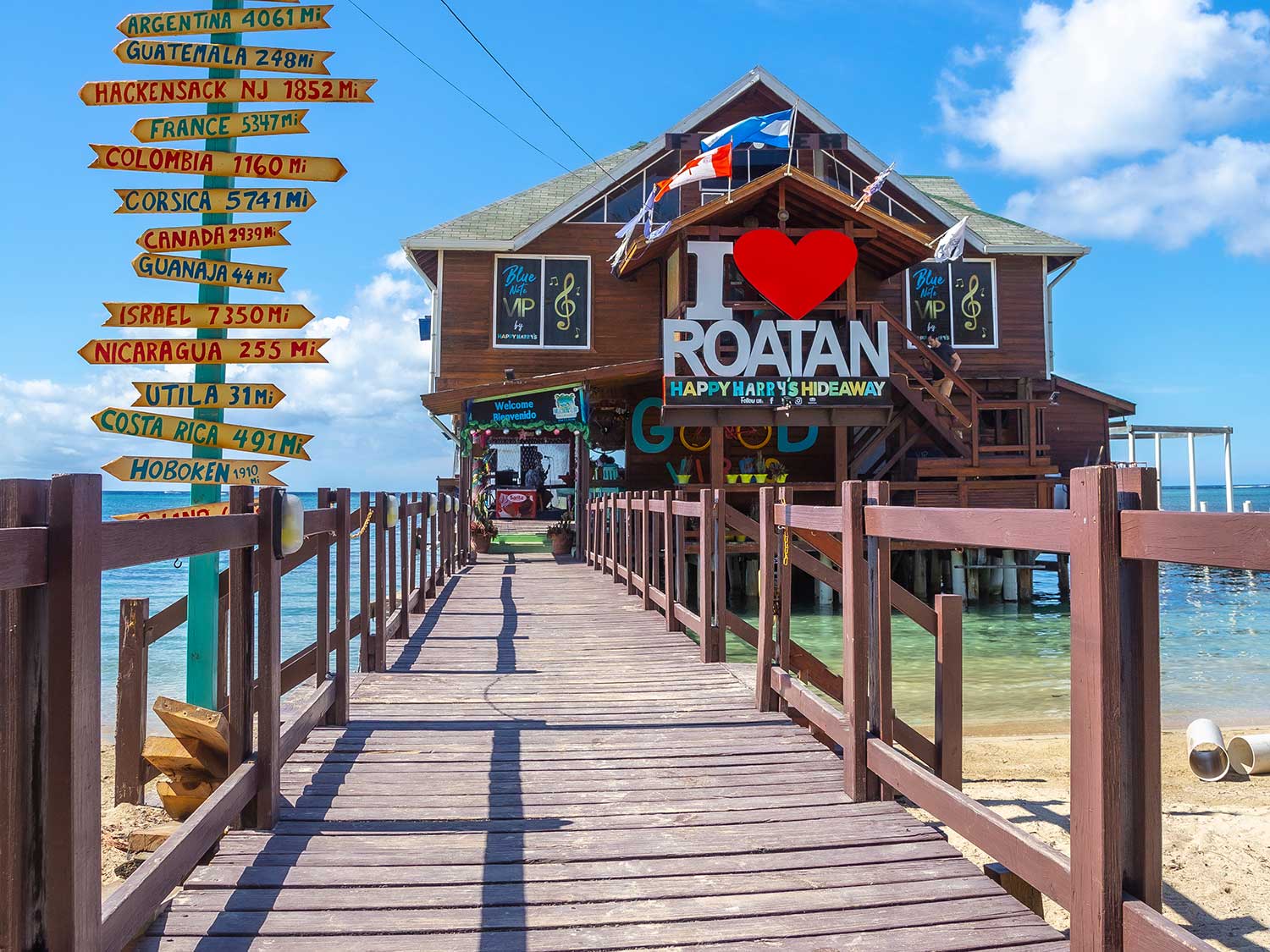 Roatán bar