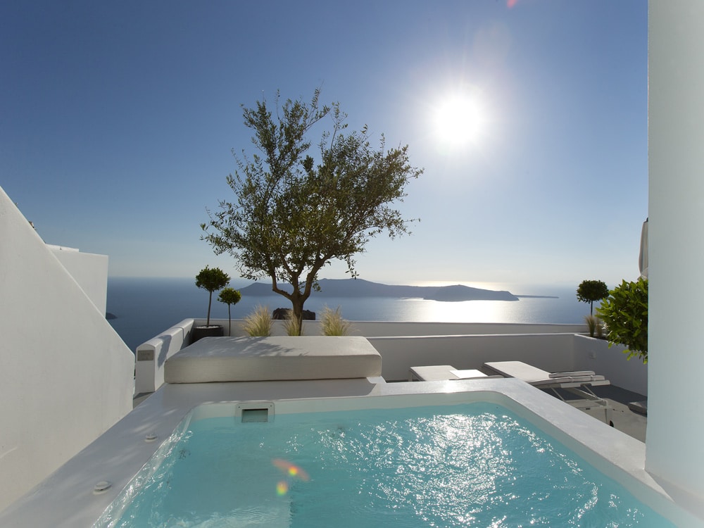 Romantic Hotels in Europe: Grace Santorini