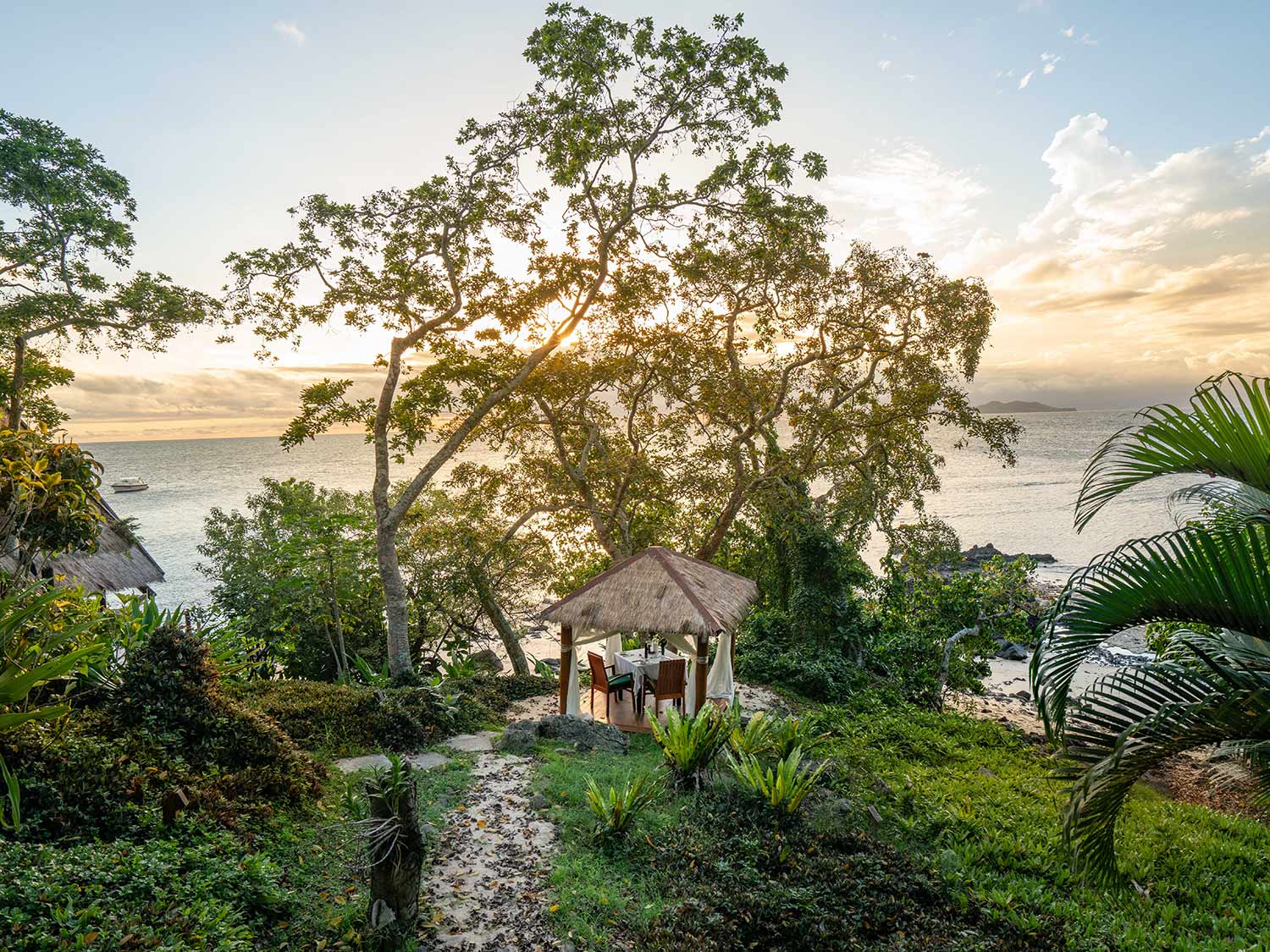 royal davui beach dining