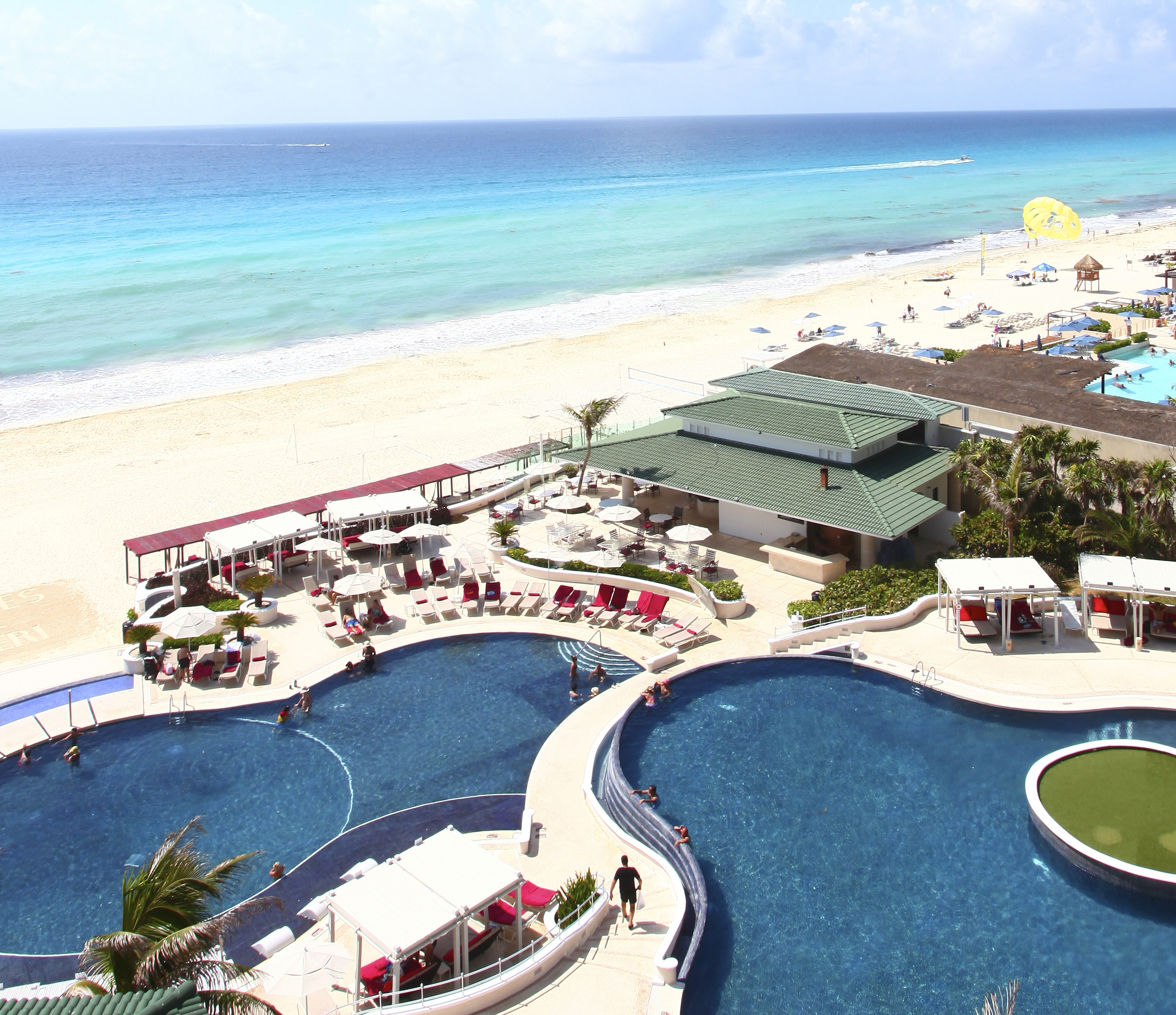 Resorts Boasting an Infinity Pool with a View