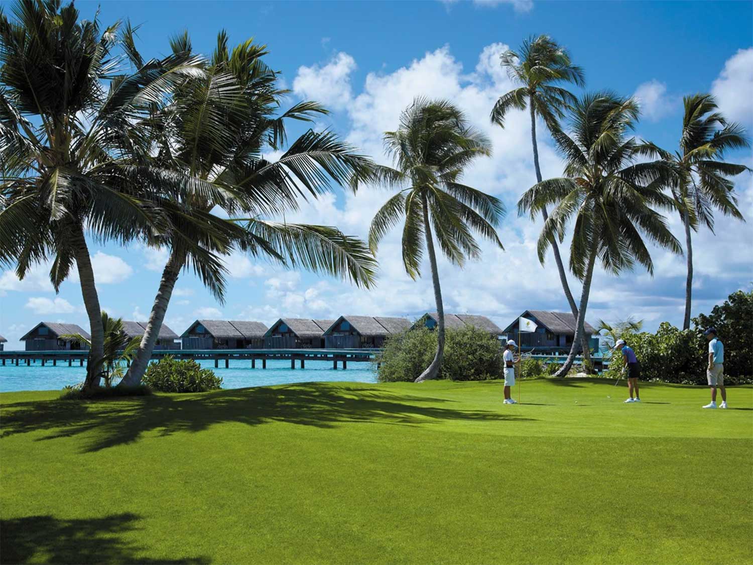 Shangri-La’s Villingili 9-hole course