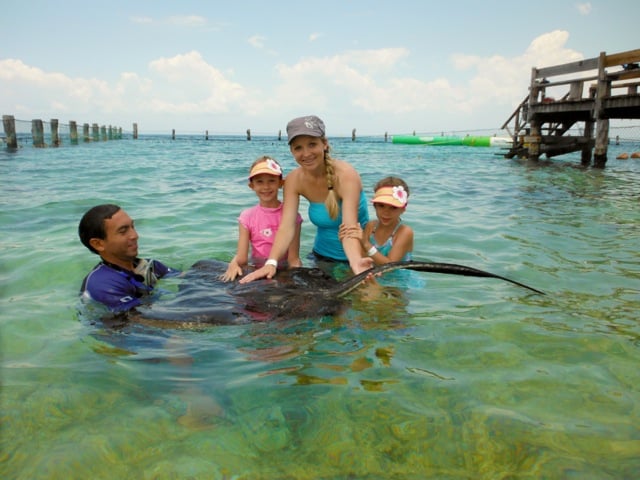 18-cozumel-for-families-stingray-beach