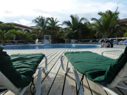 sunbreeze_hotel_pool_to_rooms_image.jpg