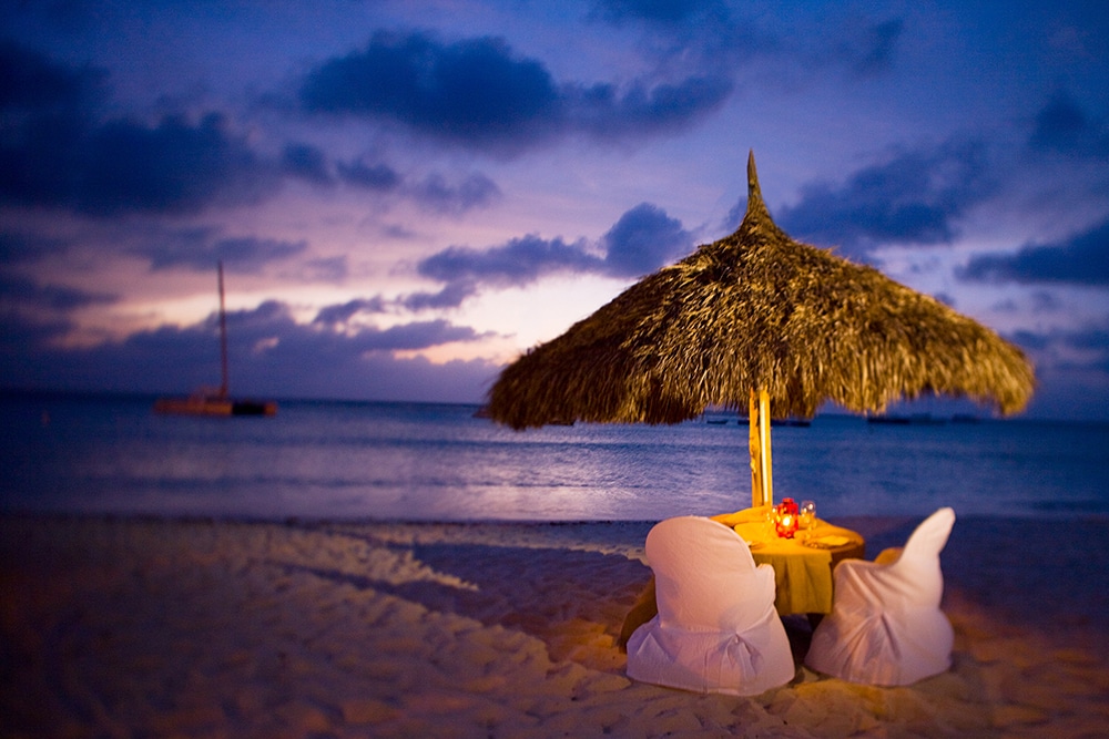 Things to Do in Aruba on Vacations: Romantic Dinner on the Beach