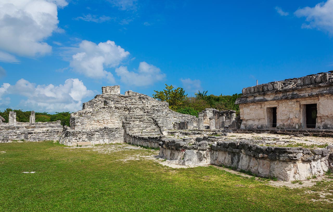 Things to do in Cancun: El Rey Mayan Ruins