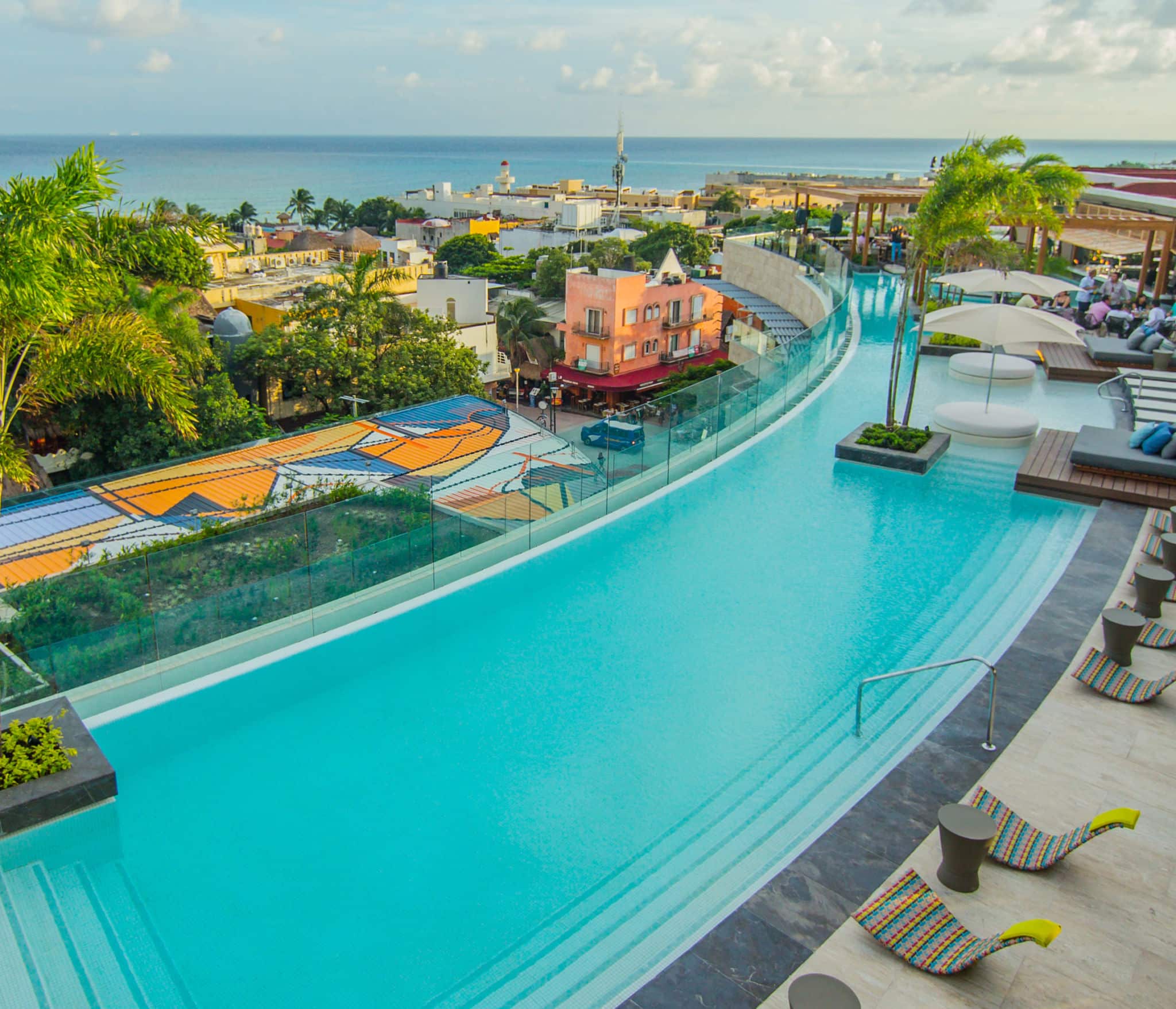 Resorts Boasting an Infinity Pool with a View