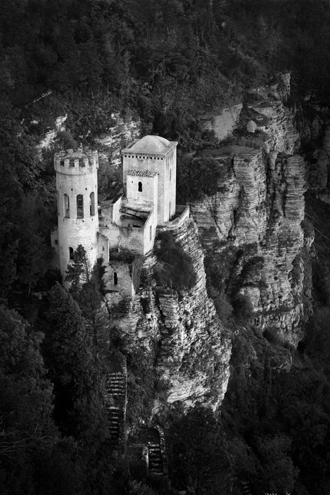 Sicily Catacombs | Haunted Islands | Scariest Places in the World 9