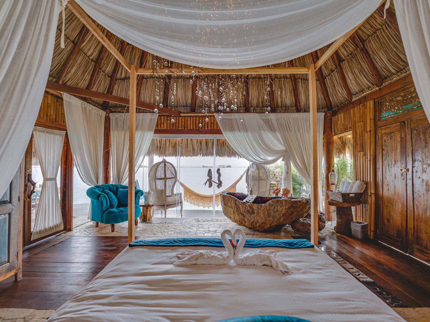 Aruba Ocean Villas bed