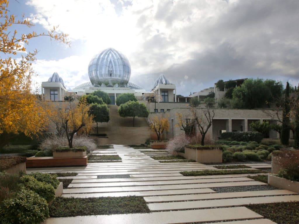 Where was Knives Out 2 Filmed Quick Facts about the ‘Glass Onion’ Filming Location in Greece