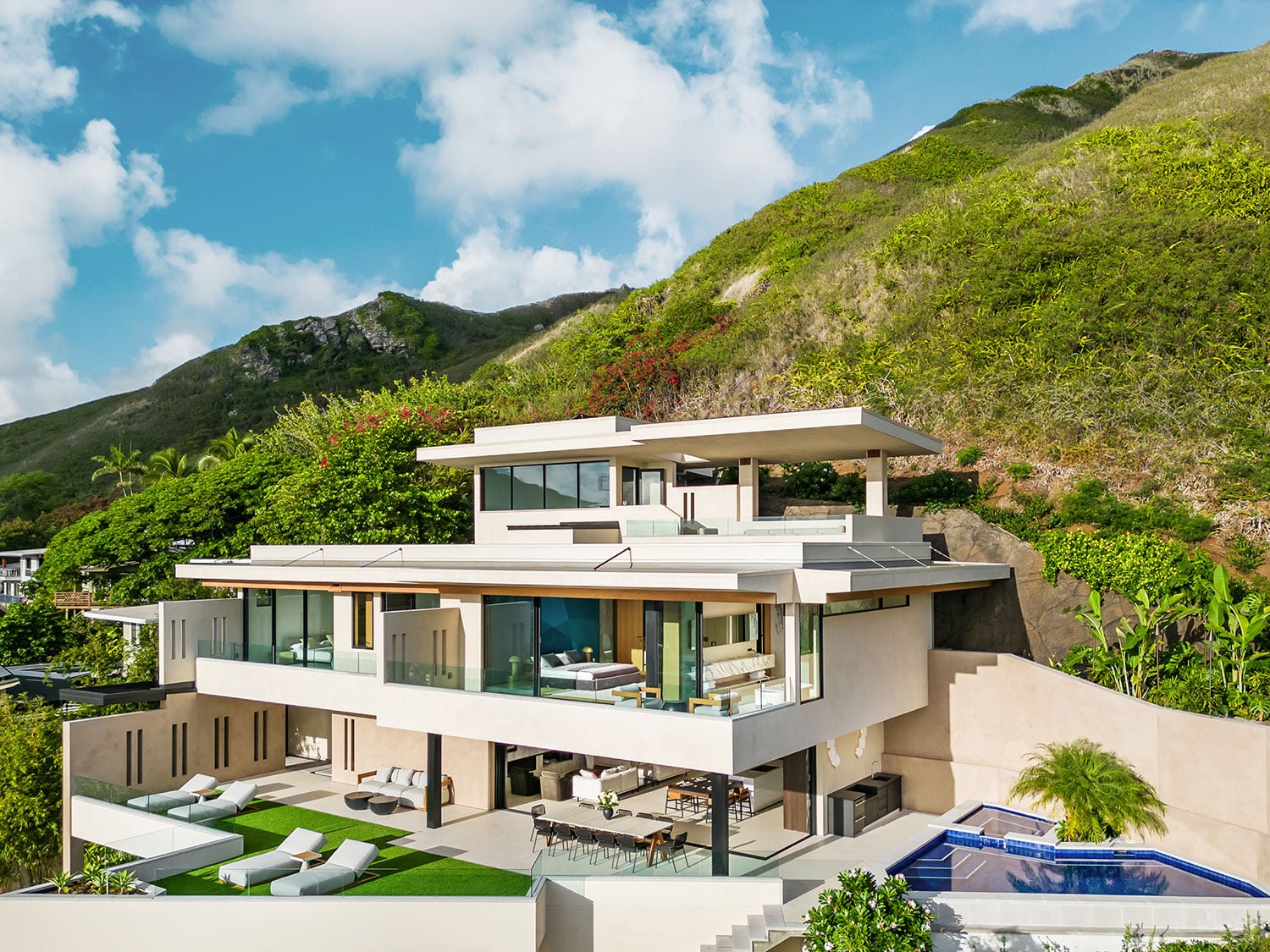 An exterior view of the estate located at 380 Lama Place on the island of Oahu, Hawaii.