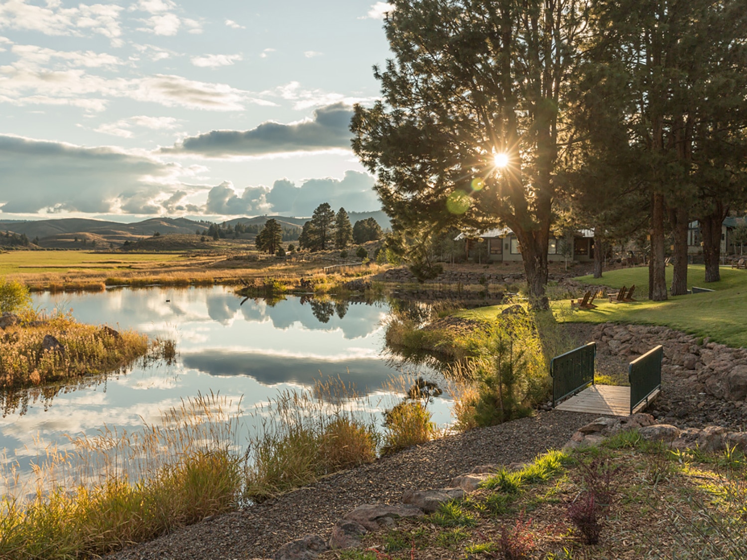 Lakeside seating at Silvies Valley Ranch in Oregon, which is home to a variety of celebrated golf courses and exciting outdoor activities.